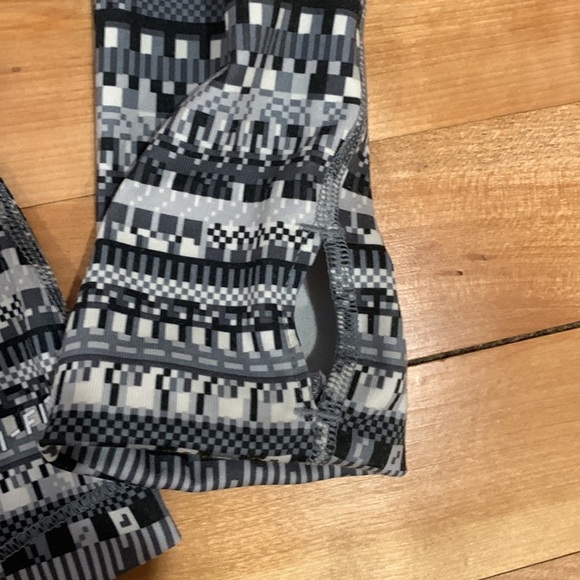 Women's Nike Pro Dry Fit Half Zip Pull Over - Grey and Black - Size Medium - Picture 8 of 10